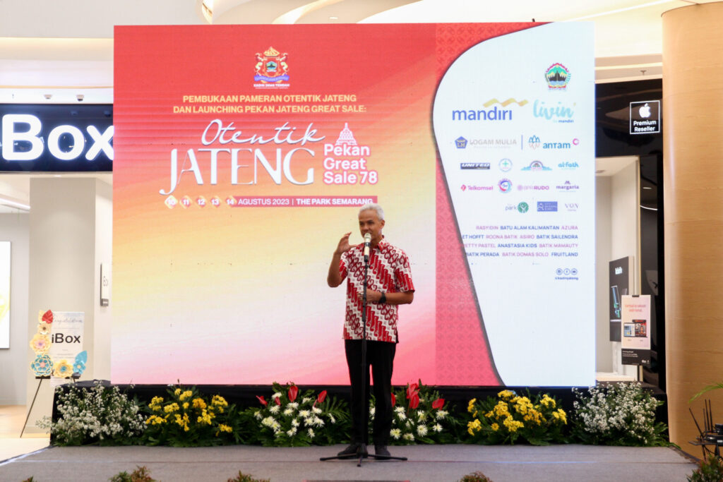 Gubernur Jawa Tengah menyampaikan Sambutan pada Pembukaan Pameran Otentik Jateng